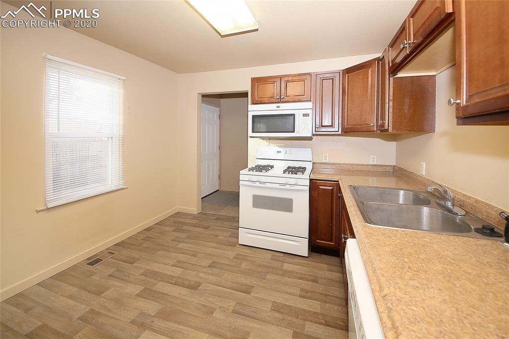 824 Alexander Road Colorado Springs, CO 80909 - Photo 11 of 27