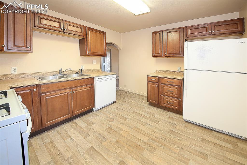 824 Alexander Road Colorado Springs, CO 80909 - Photo 10 of 27
