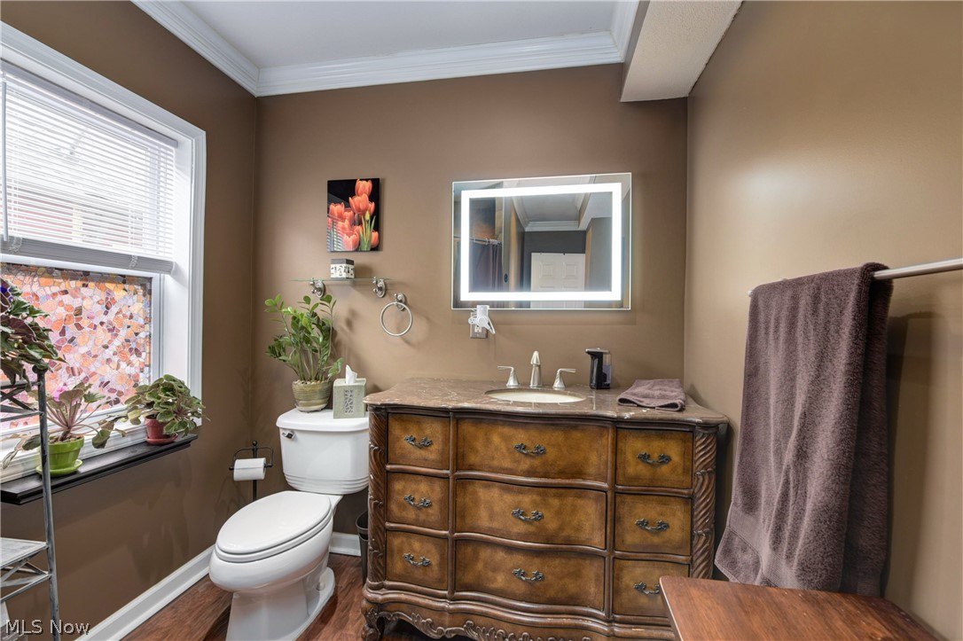 915 Fruit Avenue Cleveland, OH 44113 - Photo 13 of 35
