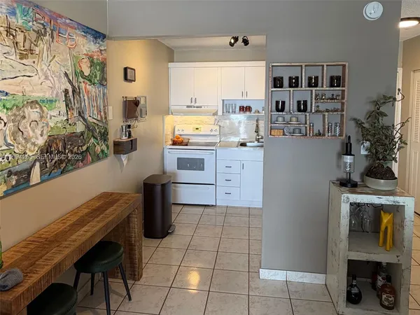 $1,875 | 3640 Northwest 9th Street, Unit 505, Miami, FL 33125