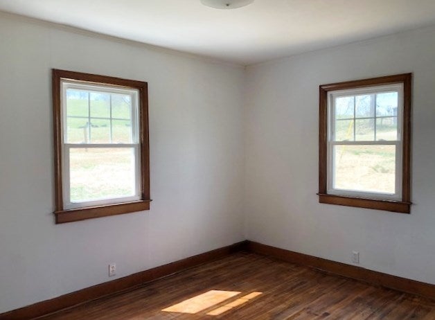 1833 Austinville Road Max Meadows, VA 24360 - Photo 7 of 46 Gallery Image 7