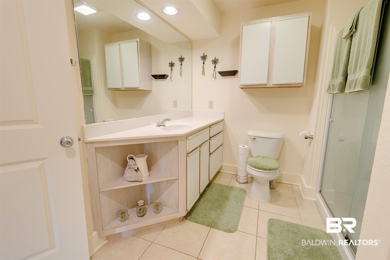 20050 Oak Road East, Unit 3402 Gulf Shores, AL 36542 - Photo 13 of 24 Bathroom