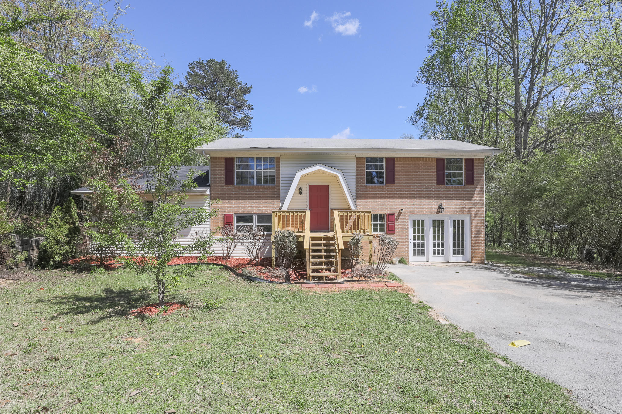 1601 North Chester Road Hixson, TN 37343 - Photo 1 of 23 849A2233