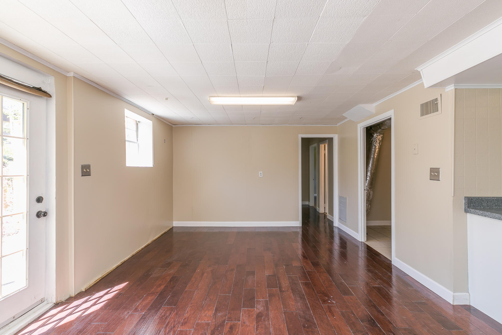1601 North Chester Road Hixson, TN 37343 - Photo 16 of 23 DINING & DEN MAIN LEVE