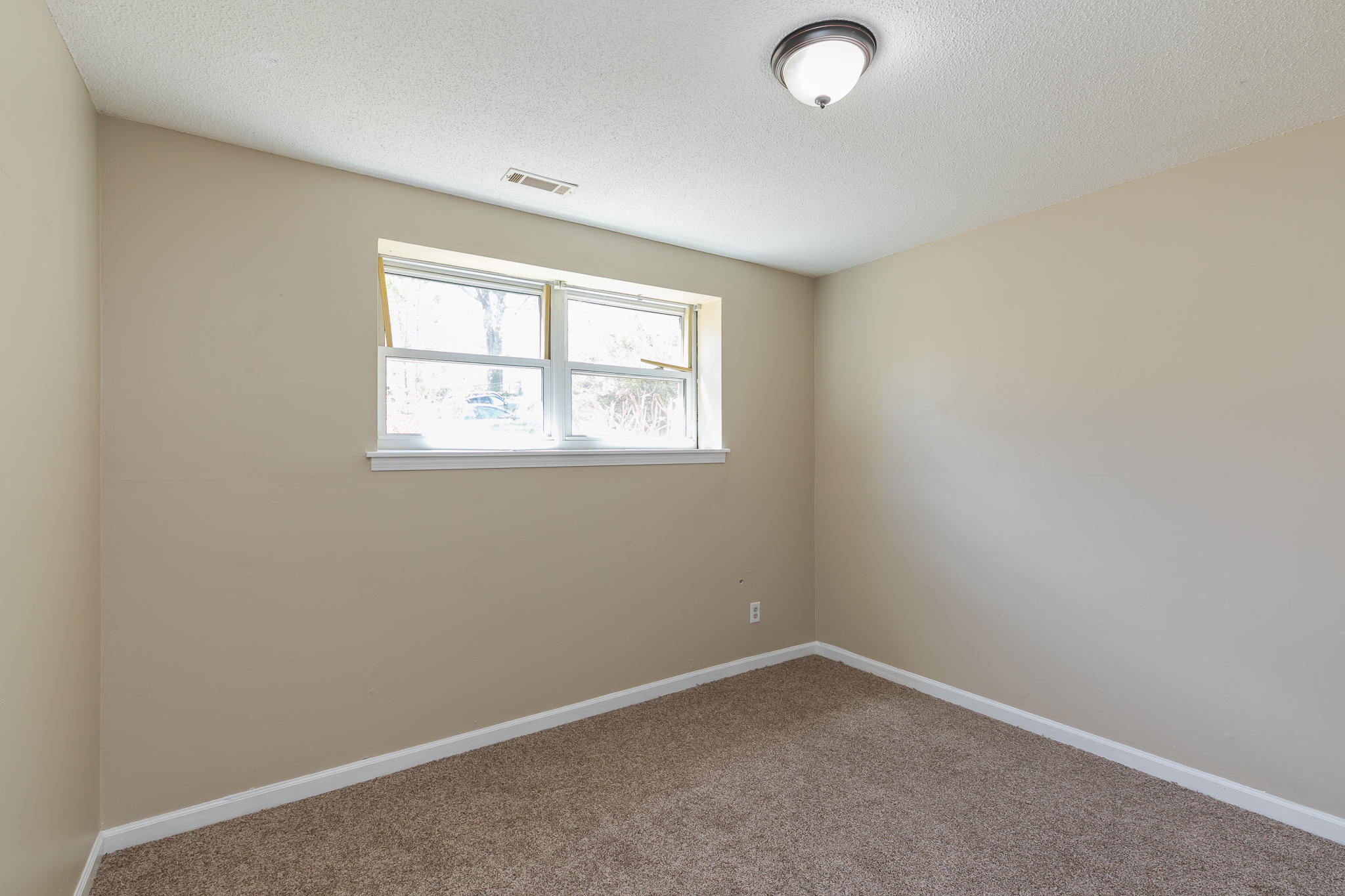 1601 North Chester Road Hixson, TN 37343 - Photo 21 of 23 BEDROOM #4 MAIN LEVEL