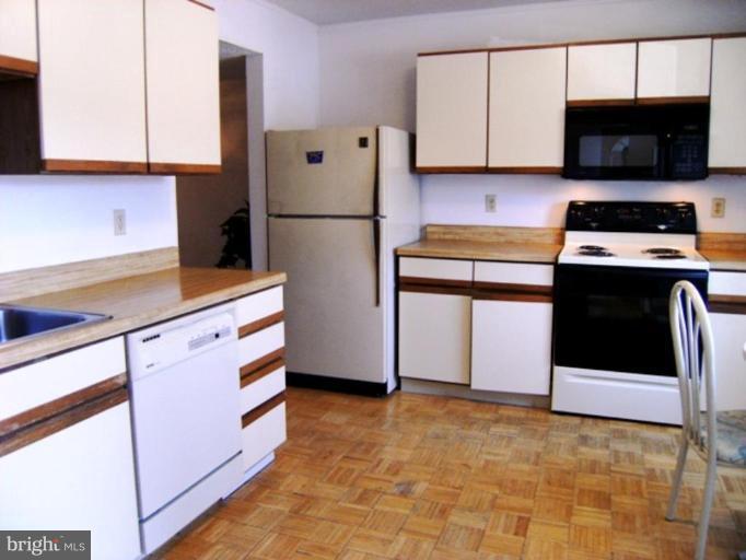 19634 Club Lake Road Montgomery Village, MD 20886 - Photo 22 of 23 Kitchen