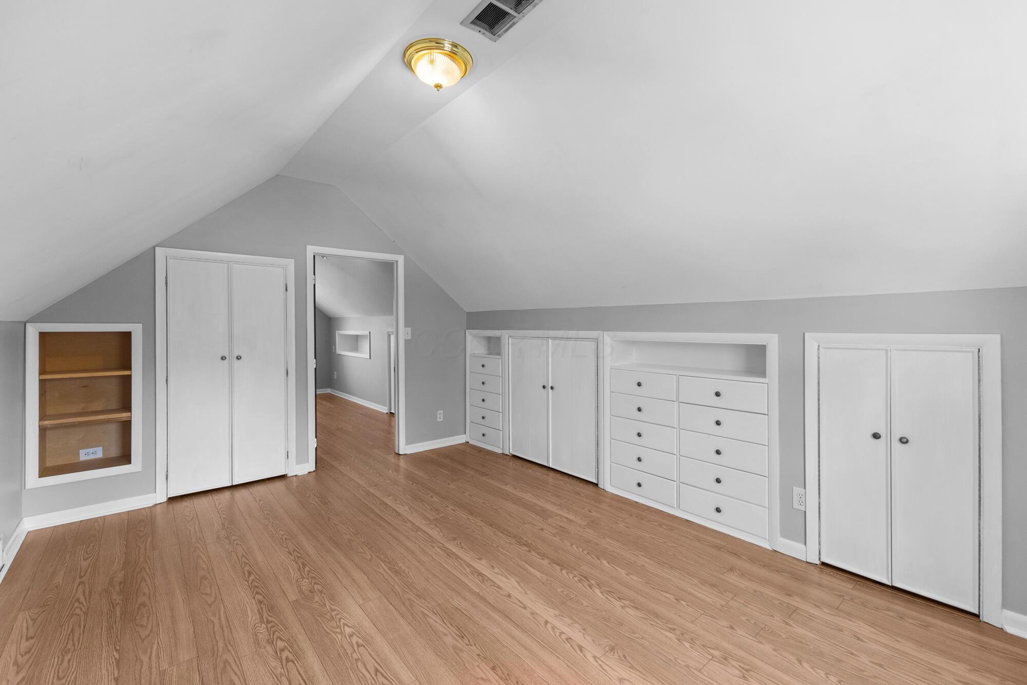 2454 Cranford Road Columbus, OH 43221 - Photo 26 of 42