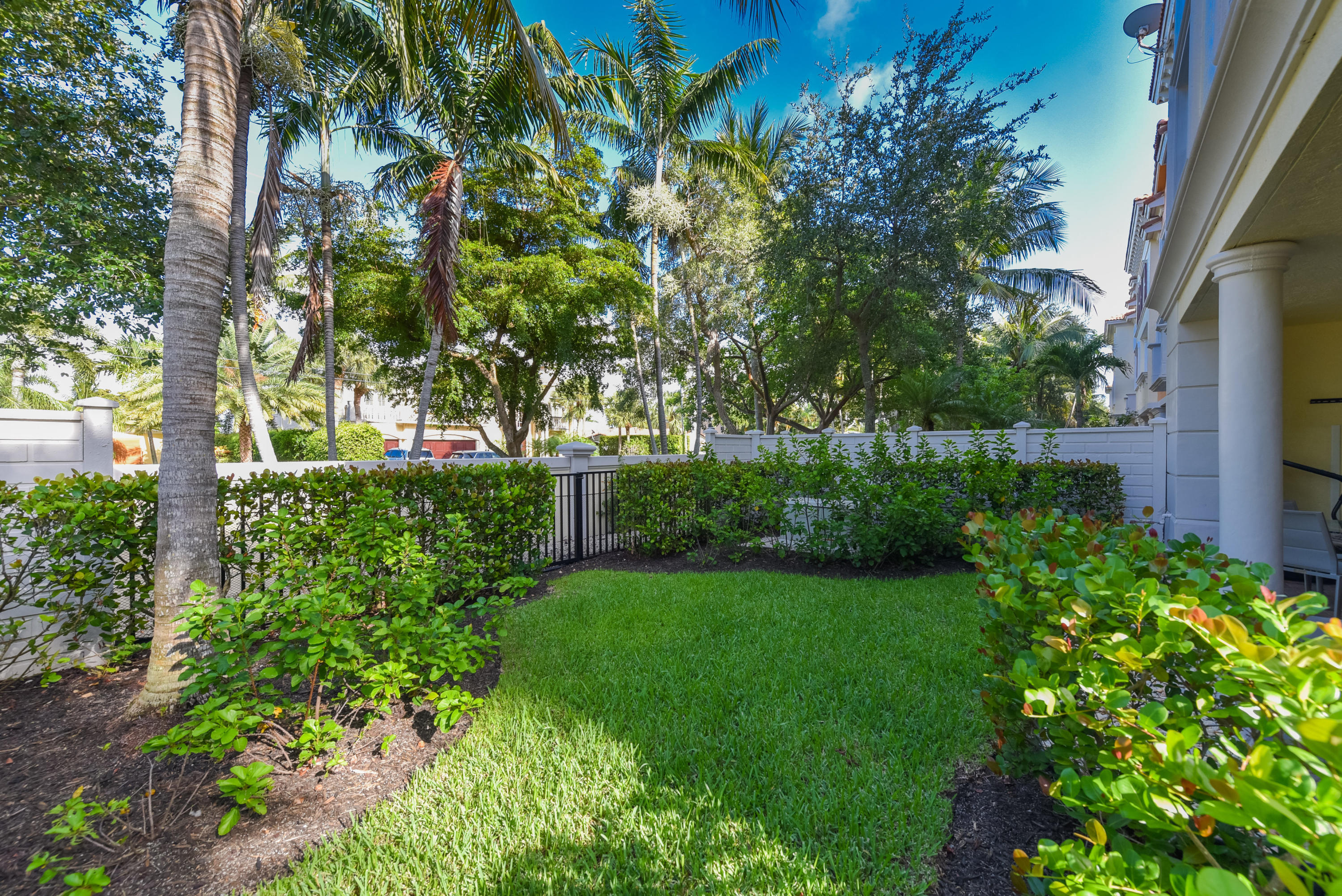 5670 Northeast Trieste Way Boca Raton, FL 33487 - Photo 33 of 51 5670 NE Trieste Way Boca Raton-print-040