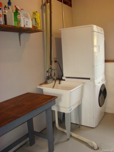 4214 Stanley Road Columbiaville, MI 48421 - Photo 21 of 46 stack_unit_w&d_included.jpg
