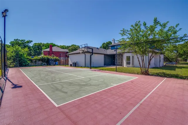 a view of outdoor space