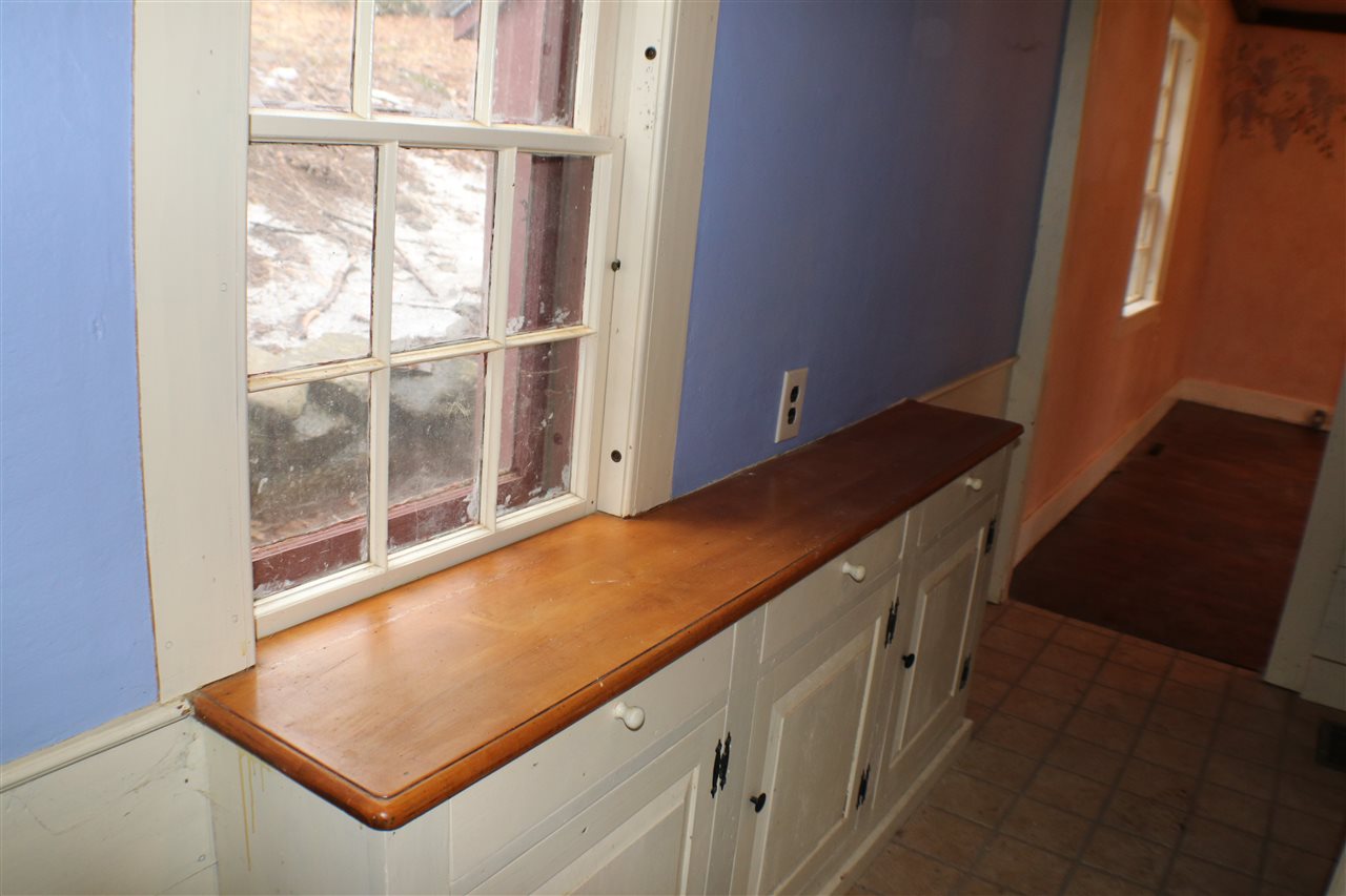 273 Clinton Road Antrim, NH 03440 - Photo 7 of 38