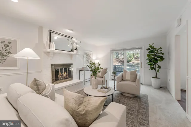 $1,250,000 | 10332 Dunn Meadow Road, Vienna, VA 22182