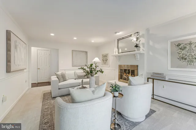 $1,250,000 | 10332 Dunn Meadow Road, Vienna, VA 22182