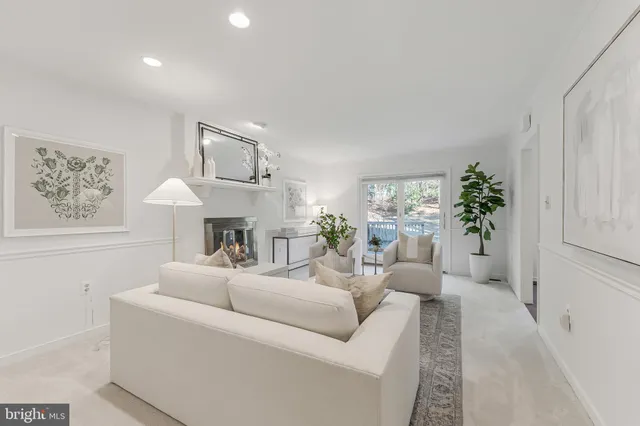 $1,250,000 | 10332 Dunn Meadow Road, Vienna, VA 22182