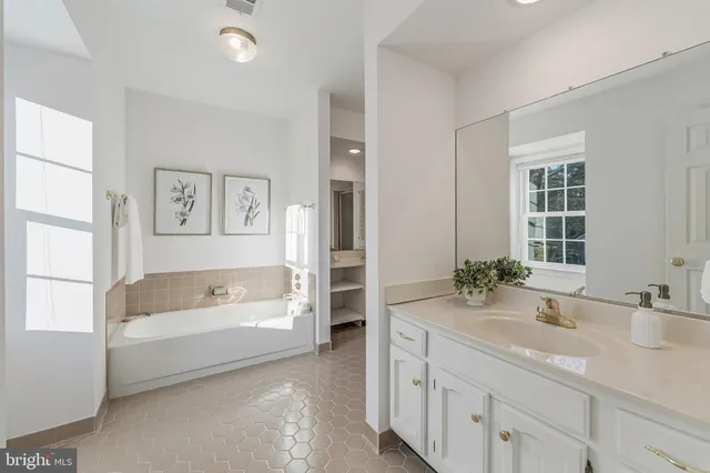 $1,250,000 | 10332 Dunn Meadow Road, Vienna, VA 22182