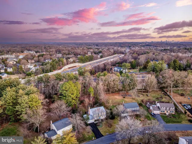 $1,250,000 | 10332 Dunn Meadow Road, Vienna, VA 22182