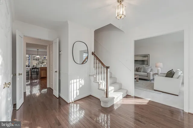 $1,250,000 | 10332 Dunn Meadow Road, Vienna, VA 22182