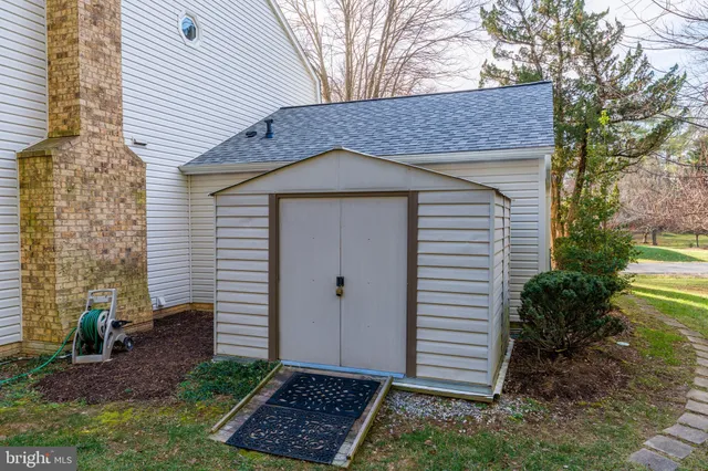 $1,250,000 | 10332 Dunn Meadow Road, Vienna, VA 22182