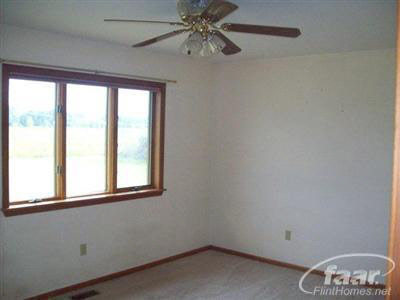 10419 Reid Road Swartz Creek, MI 48473 - Photo 9 of 9 20217004-8.JPG