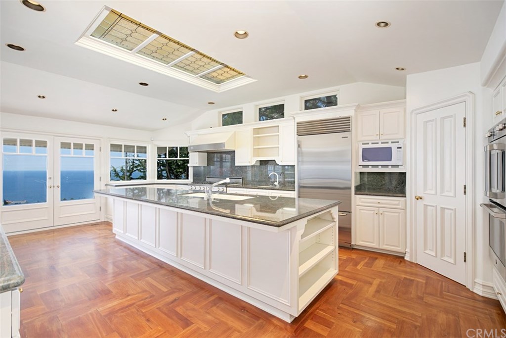 1201 Emerald Bay Laguna Beach, CA 92651 - Photo 11 of 41