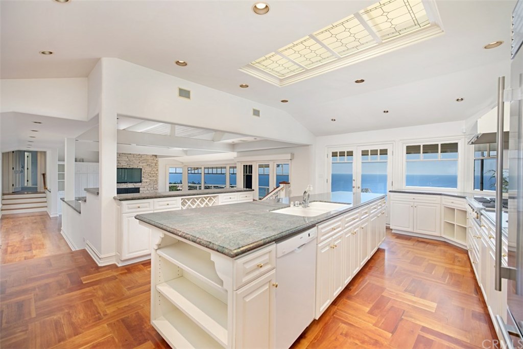 1201 Emerald Bay Laguna Beach, CA 92651 - Photo 13 of 41