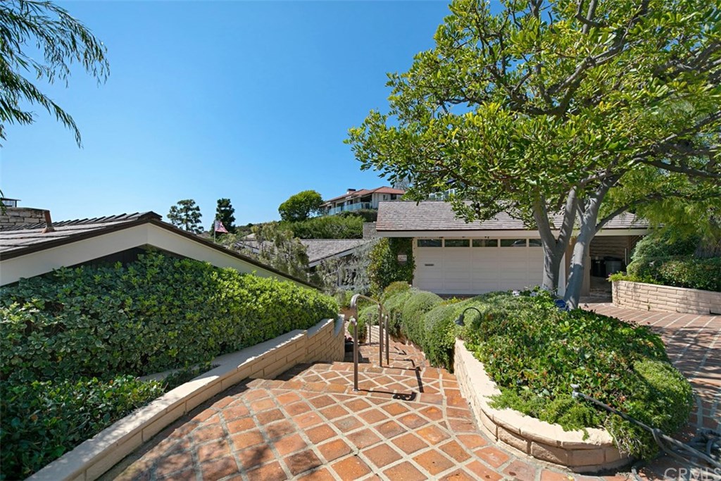 1201 Emerald Bay Laguna Beach, CA 92651 - Photo 3 of 41