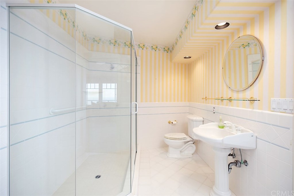 1201 Emerald Bay Laguna Beach, CA 92651 - Photo 31 of 41