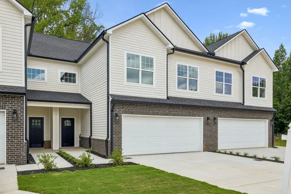 $329,900 | 1048 Stagecoach Drive, White House, TN 37188