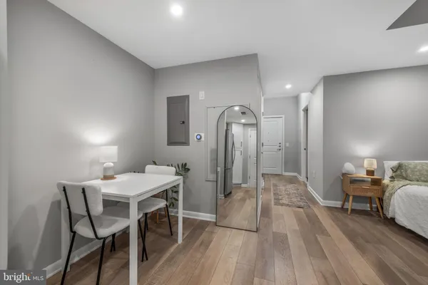 $2,100 | 1021 North Garfield Street, Unit B35, Arlington, VA 22201