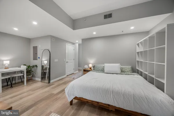 $2,100 | 1021 North Garfield Street, Unit B35, Arlington, VA 22201