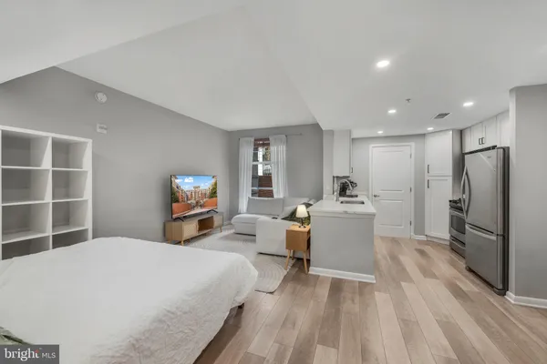 $2,100 | 1021 North Garfield Street, Unit B35, Arlington, VA 22201