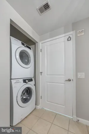 $2,100 | 1021 North Garfield Street, Unit B35, Arlington, VA 22201