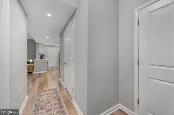 $2,100 | 1021 North Garfield Street, Unit B35, Arlington, VA 22201