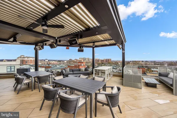 $2,100 | 1021 North Garfield Street, Unit B35, Arlington, VA 22201
