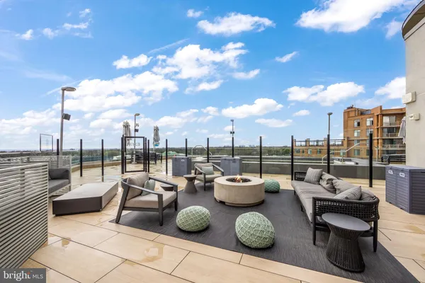 $2,100 | 1021 North Garfield Street, Unit B35, Arlington, VA 22201