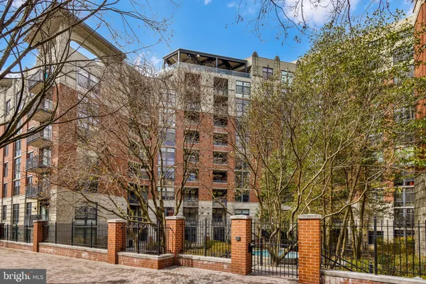 $2,100 | 1021 North Garfield Street, Unit B35, Arlington, VA 22201