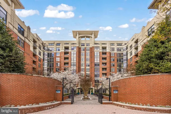 $2,100 | 1021 North Garfield Street, Unit B35, Arlington, VA 22201