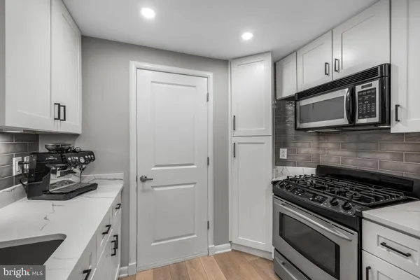 $2,100 | 1021 North Garfield Street, Unit B35, Arlington, VA 22201