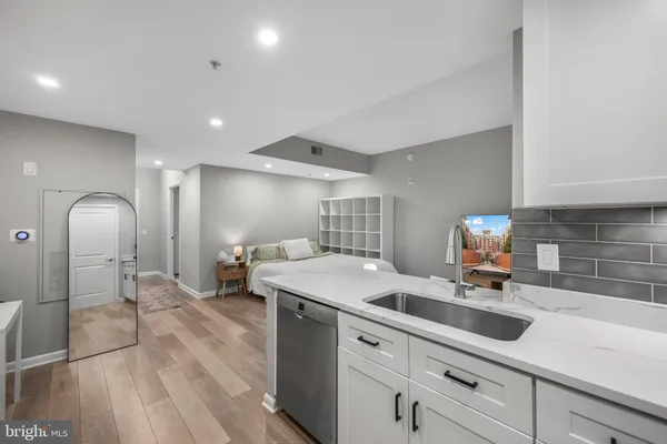 $2,100 | 1021 North Garfield Street, Unit B35, Arlington, VA 22201