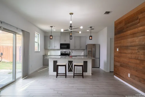 $1,845 | 9131 Canter Horse, San Antonio, TX 78254