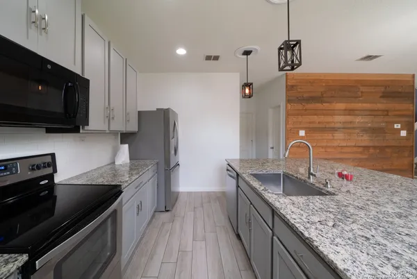 $1,845 | 9131 Canter Horse, San Antonio, TX 78254