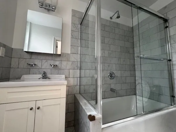 $4,825 | 405 East 54th Street, Unit 2N | Sutton Place