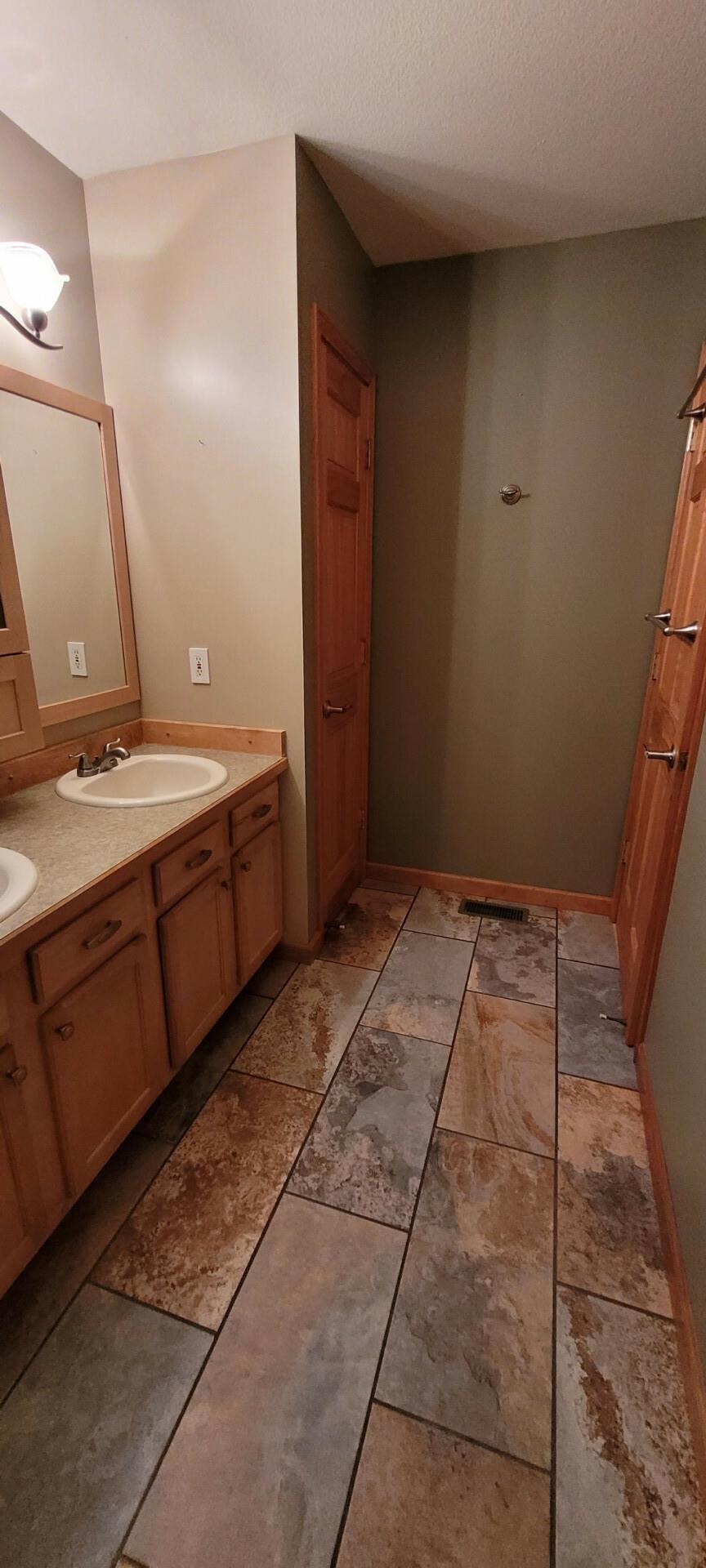 1145 East River Road Mount Pleasant, MI 48858 - Photo 40 of 51 1905953-39.JPG