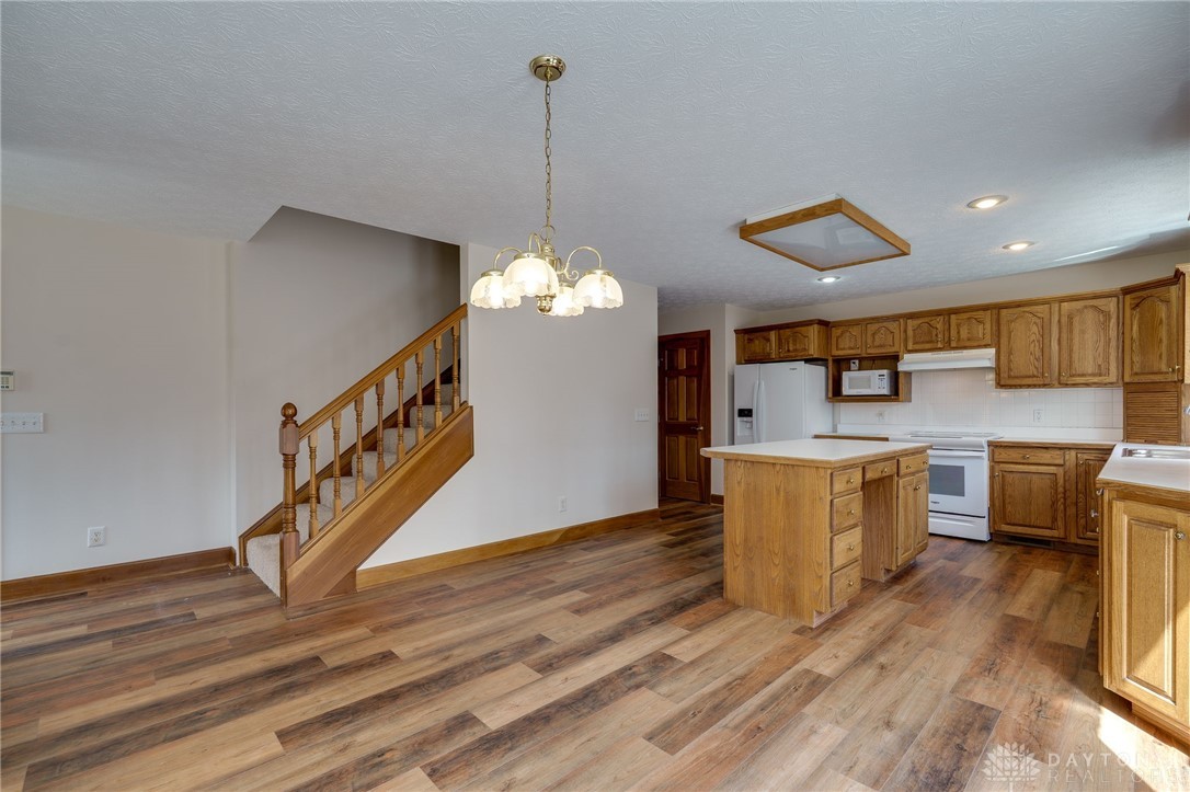 8567 Ridge Creek Court Springboro, OH 45066 - Photo 12 of 38 Gallery Image 12
