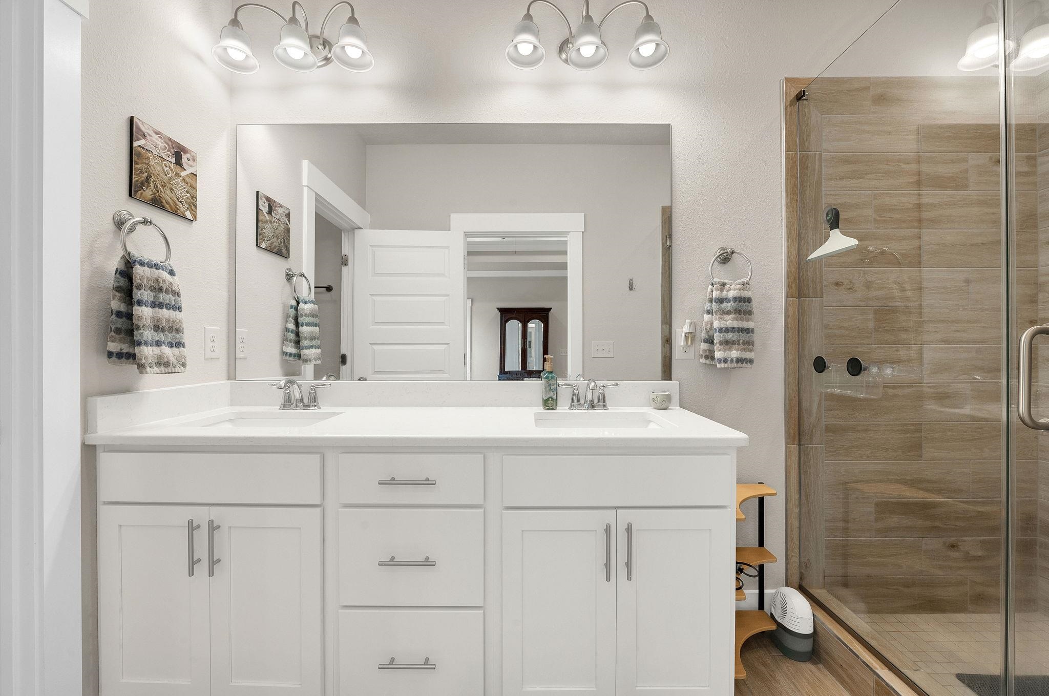 9816 Lakeview Drive Foley, AL 36535 - Photo 33 of 59 Bathroom
