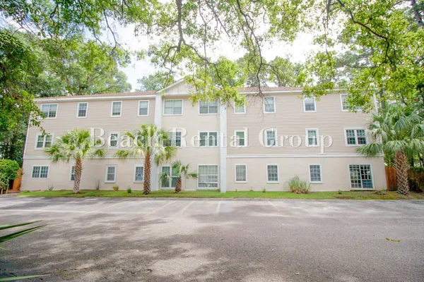 $1,250 | 6840 Blue Heron Boulevard, Unit 304, Myrtle Beach, SC 29588