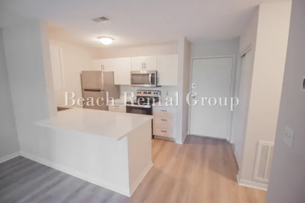 $1,250 | 6840 Blue Heron Boulevard, Unit 304, Myrtle Beach, SC 29588