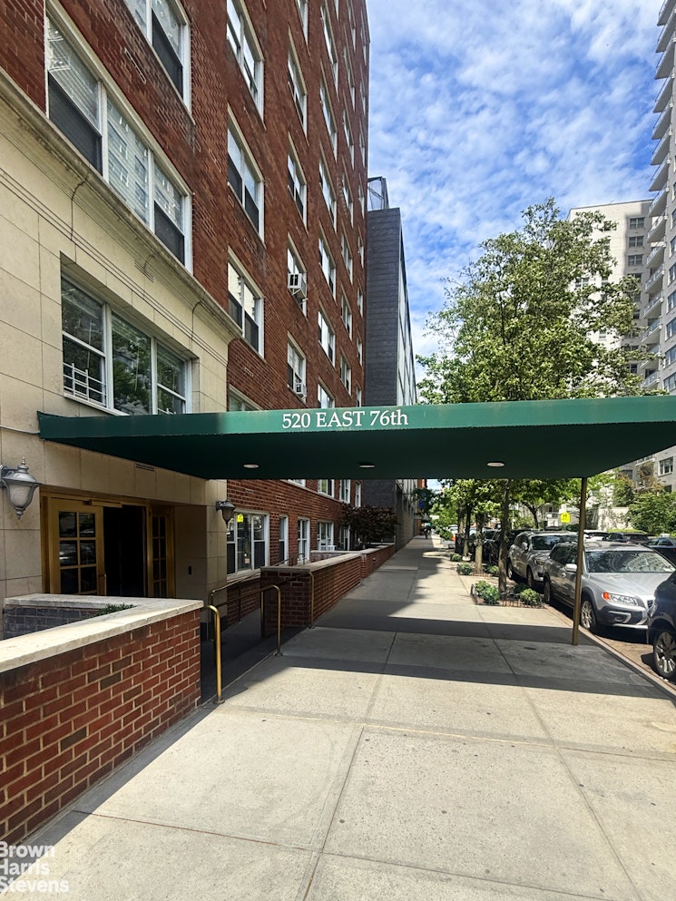520 East 76th Street, Unit 10G Manhattan, NY 10021 - Photo 8 of 9