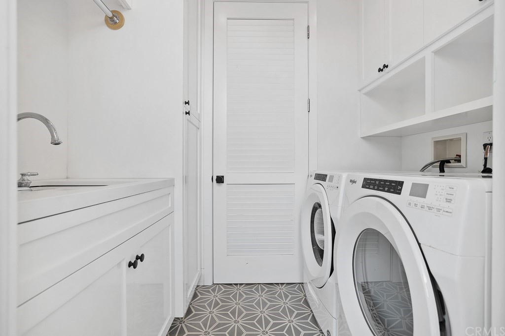 355 Rochester Street Costa Mesa, CA 92627 - Photo 20 of 34 a view of bathroom with washer and dryer