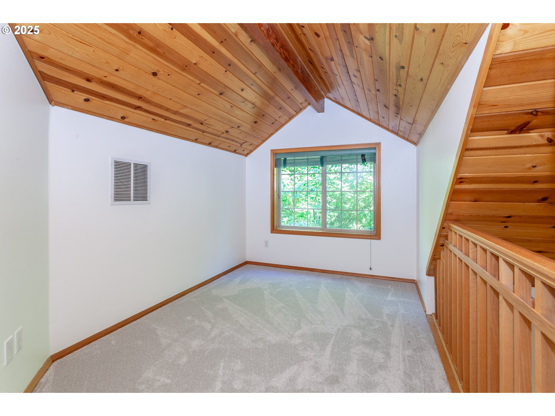 29409 East Edgewater Drive Welches, OR 97067 - Photo 24 of 48 a view of a hallway with a window
